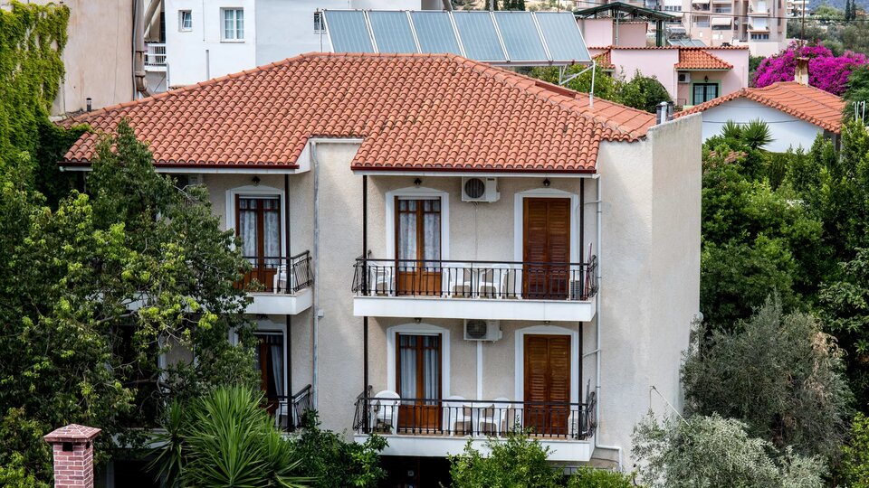 Tiara Holidays - Oasis Apartments zgrada
